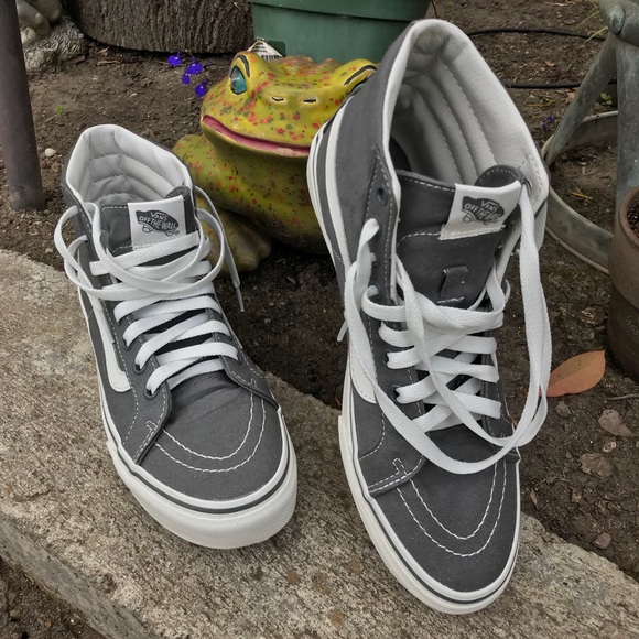 Vans old school high tops. Only worn 2x! - Picture 2 of 3